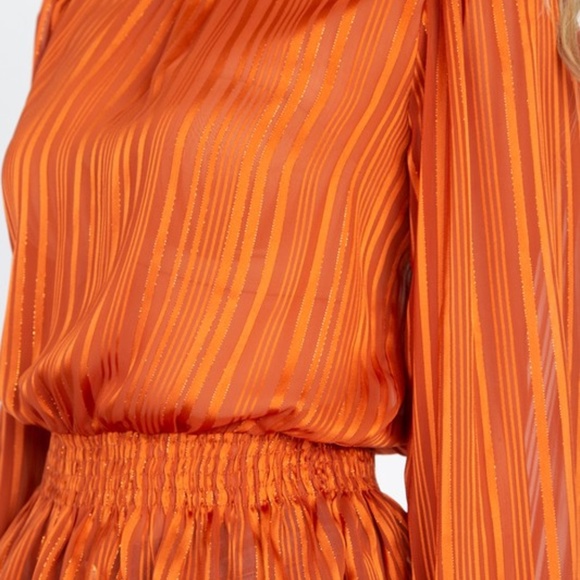 💕 Orange Metallic Ruffle Top 💕 - Picture 5 of 8